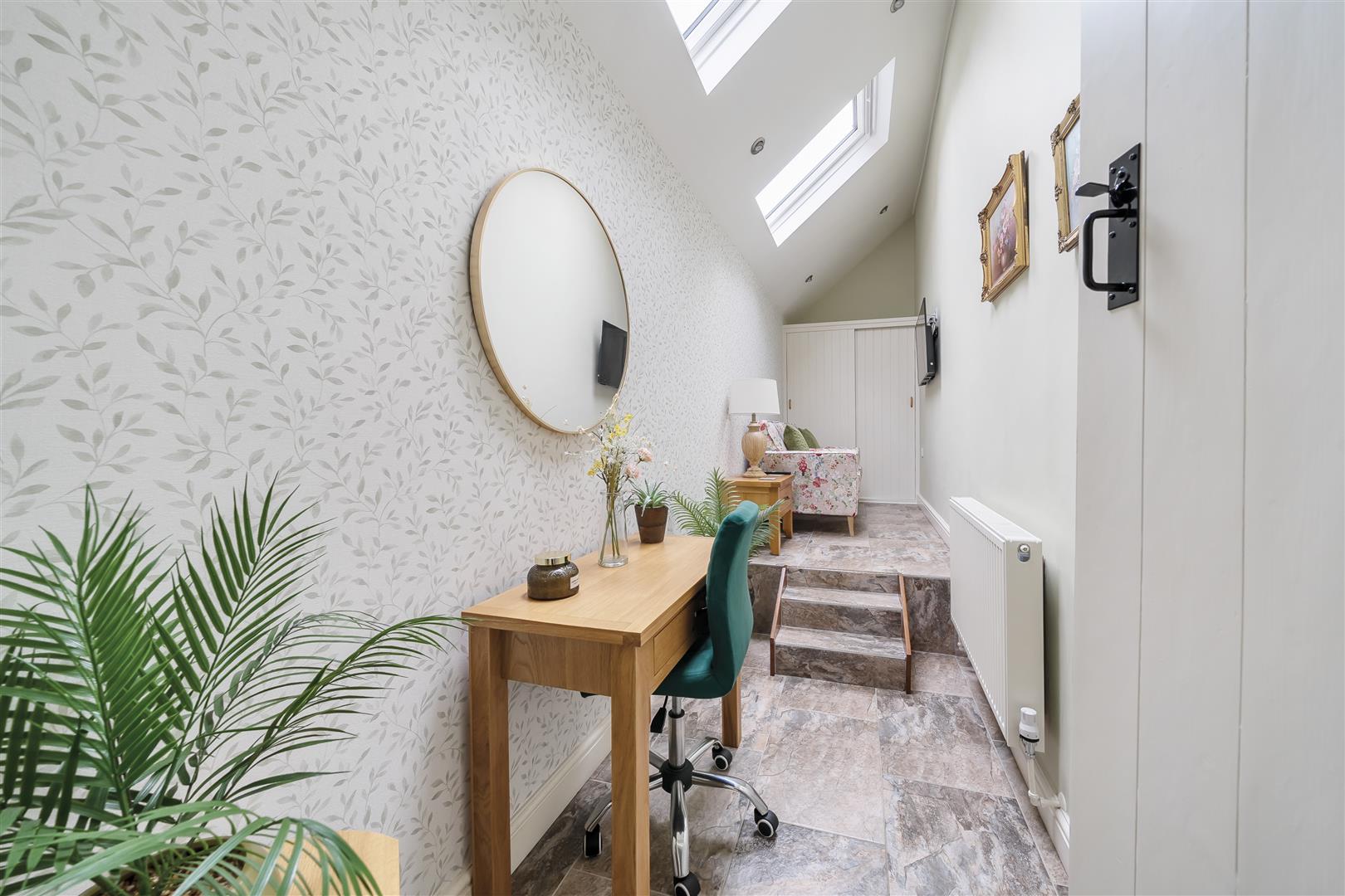 Church Hill, Bromham